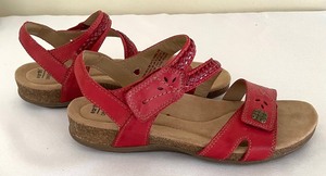 lot 362 image: Earth Origins Red Leather Sandals