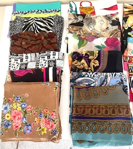 lot 378 image: Stunning Scarves
