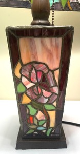 lot 382 image: Spectacular Stained Glass Lamp