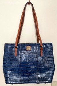 lot 391 image: Beautiful Blue Dooney & Bourke Croc Embossed Tote Style Handbag