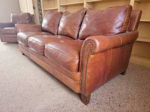 lot 3 image: Distressed Flexsteel Tobacco Brown Leather Sofa
