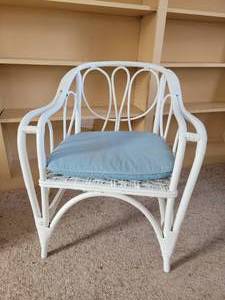 lot 36 image: Palm Beach Regency Casual Dining Set