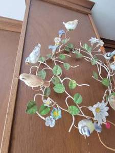 lot 63 image: Charming Porcelain Songbird Wreath