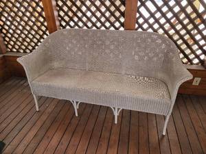 lot 28 image: Vintage Wicker Sofa