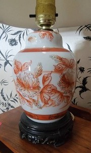 lot 66 image: Beautiful Miniature Antique Oriental Painted Vase Lamp