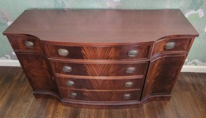 lot 7 image: Breathtaking Antique Buffet