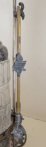 lot 33 image: Brilliant Antique Quadruple Plate Silver Pickle Caster by Derby Silver -ORIGINAL TONGS