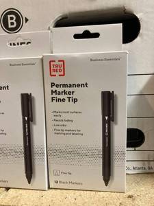 lot 39 image: Black Permanent Markers