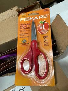 lot 143 image: Fiskars Big Kids Scissors