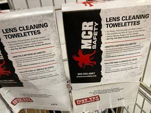 lot 121 image: Lens Cleaning Towelletes