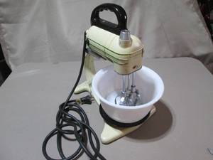 lot 58 image: General Electric Metal base stand m...
