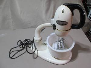 lot 60 image: Dormeyer metal base stand mixer wit...