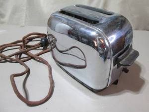 lot 61 image: Vintage Toastmaster Stainless steel 2-slic...