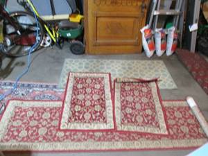 lot 83 image: Lot containing (3) ruuner style flo...