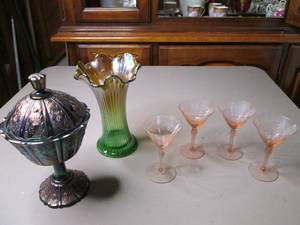 lot 101 image: Carnival glass wave top Vase, Carni...