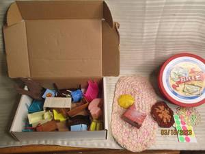lot 216 image: Decorative Cardboard Brie Cheese li...