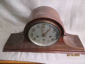 lot 233 image: New Haven Clock Company Wooden Mant...