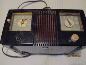 lot 256 image: Dual face General Electric alarm cl...