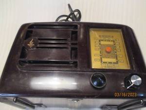 lot 257 image: Emerson desktop style radio...