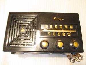 lot 272 image: Emerson desktop box radio...