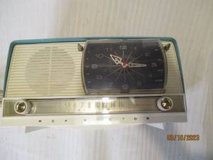 lot 282 image: Standard branded teal colored mantl...