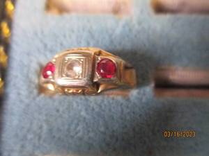 lot 286 image: Genuine gold mens ring with Genuine...