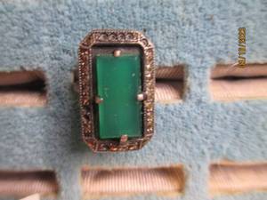 lot 289 image: Siler ladies ring with Jade stone a...