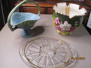 lot 116 image: Large Vintage decorative vase with ...