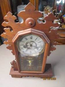 lot 24 image: Antique wooden mantle clock with pa...