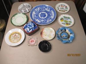 lot 121 image: Antique Blue and white milk glass p...