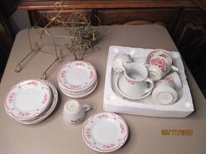 lot 177 image: Dayton Carr China set with pink pai...