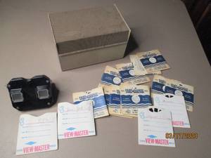 lot 180 image: Vintage View Master with additional...