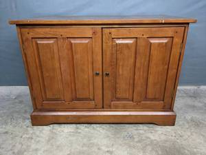 Vintage 2-Door Wood Sideboard Cabinet S