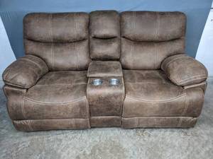 Recliner Love Seat (2020) in Excellent Condition C