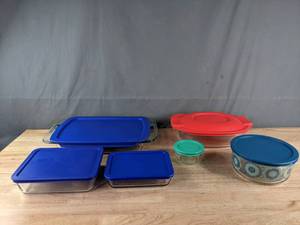 Set of Six Various Sized Glass Pyrex Dishes with Lids  C