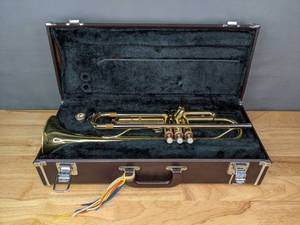 Yamaha Trumpet Student Model YTR2320 and Mouthpiece J