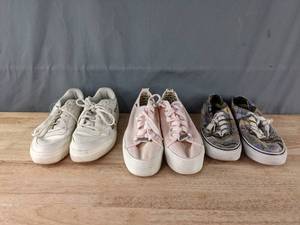 Womens Shoes includes Reebok, DKNY, Vans Sizes 7.5- 9 K