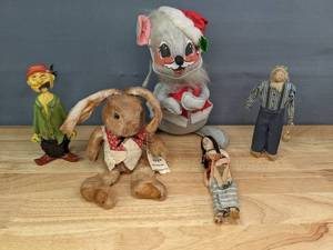 Lot of 5 Vintage Toys Annalee Christmas Mouse, Antique Beanbag Bunny, Kreiss Psycho Ceramic Bobble Head and More K