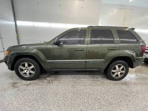 lot 9F image: 2008 Jeep Grand Cherokee Laredo  - 4X4