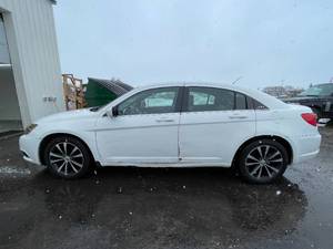 lot 6D image: 2012 Chrysler 200 S