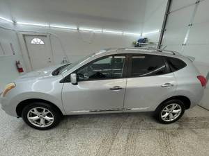 lot 14C image: 2011 Nissan Rogue Sv - AWD - 2 OWNERS