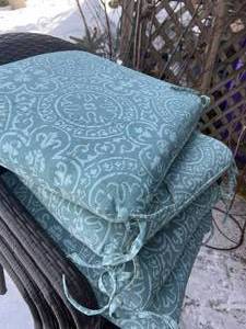 Set of 4 Chairs with Cushions
