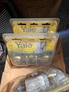 Set of 4 Yale Locking Door Knobs