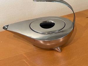 Bodum Modern Tea Kettle with Feet