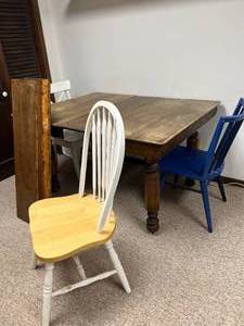 Antique Dining Table with 5 Extensions, 4 Wooden Chairs