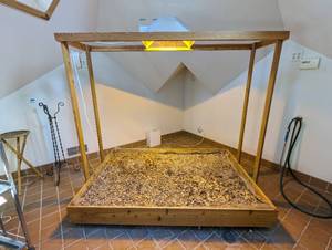 lot 13 image: Diamond Horticulture Light And Wooden Grow Box