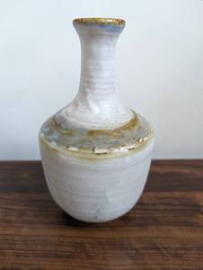 lot 8 image: Vintage Bob Eckels Pottery Vessel