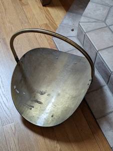 lot 61 image: Brass Wood Caddy