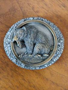 lot 70 image: Grizzly Bear Belt Buckle