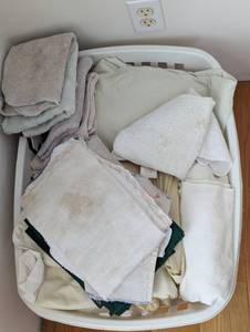 lot 75 image: Bedding and Other Linens